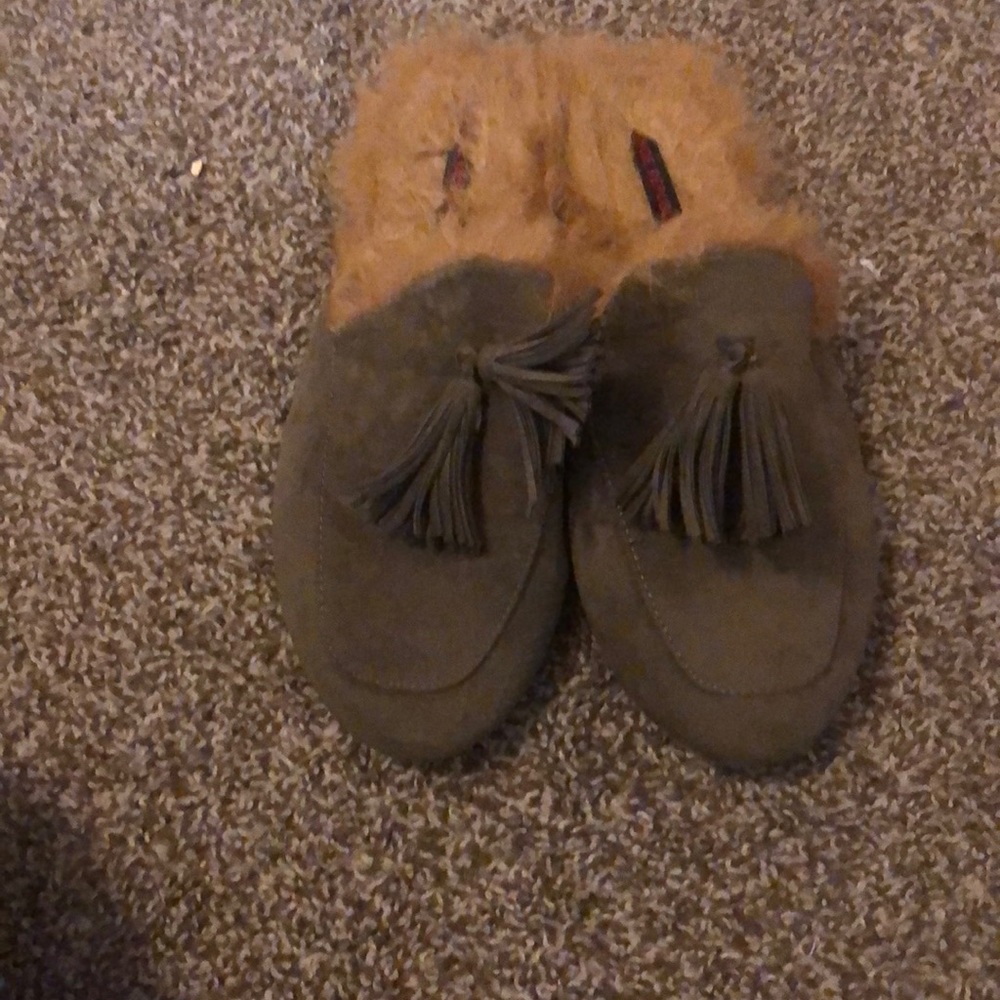 Suede flats w faux fur